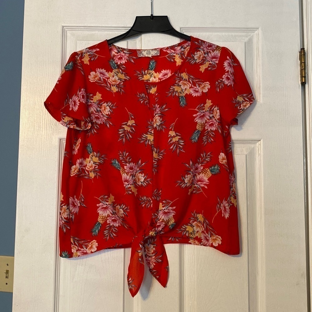 Pink Rose womens top; size medium